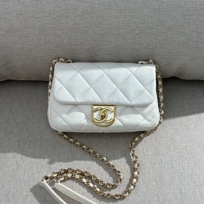 CHANEL White Lambskin Flap Bag Mini GHW