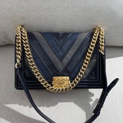 CHANEL Navy Blue/Black Caviar Lambskin Chevron Boy Bag New Medium GHW
