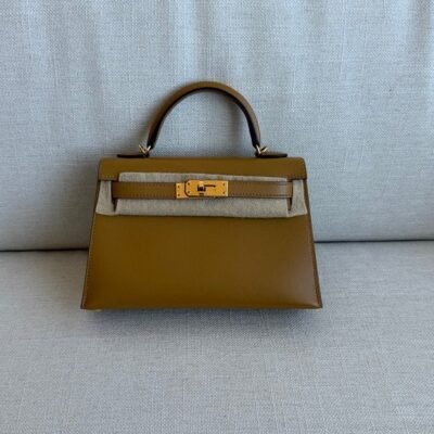 HERMES Biscuit Tadelakt Leather Kelly Mini GHW
