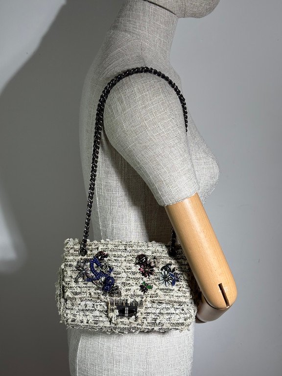CHANEL Grey/Beige Tweed Classic Flap Small SHW - Image 3