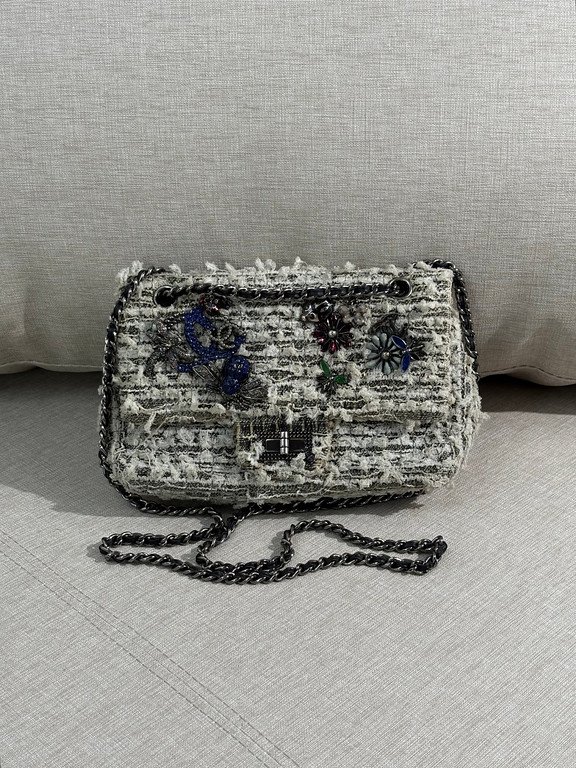 CHANEL Grey/Beige Tweed Classic Flap Small SHW - Image 2