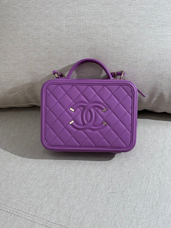 CHANEL Purple Caviar Filigree Vanity Case Medium GHW