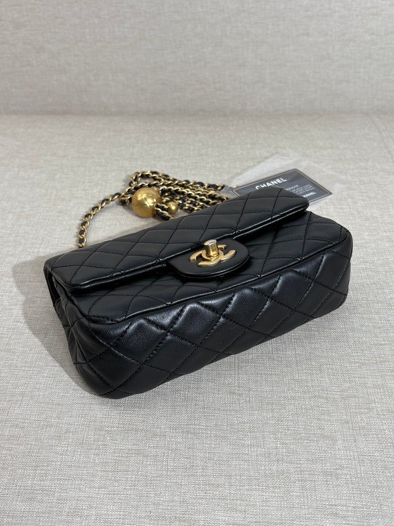CHANEL Black Lambskin Classic Flap Mini GHW - Image 4