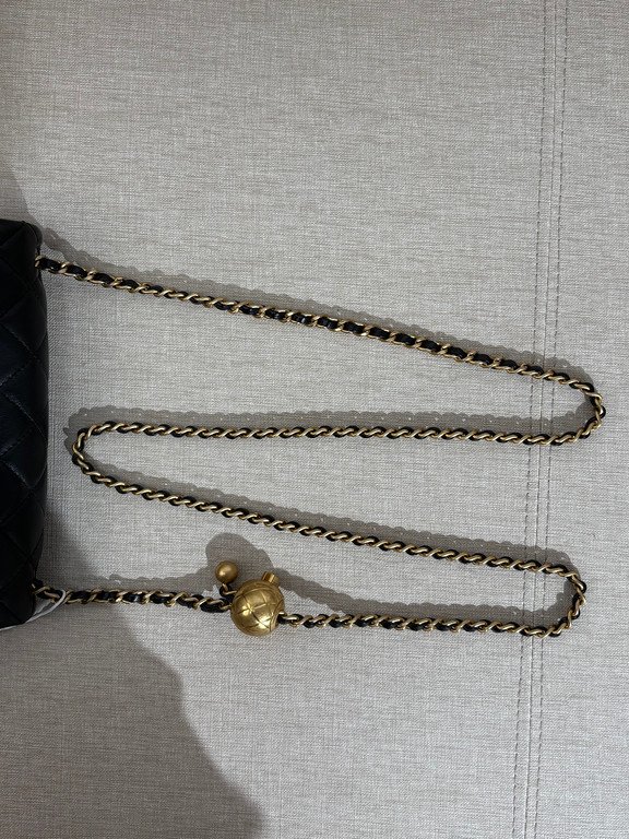 CHANEL Black Lambskin Classic Flap Mini GHW - Image 6