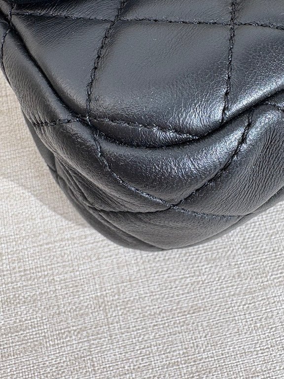 CHANEL Black Lambskin Classic Flap Mini GHW - Image 7