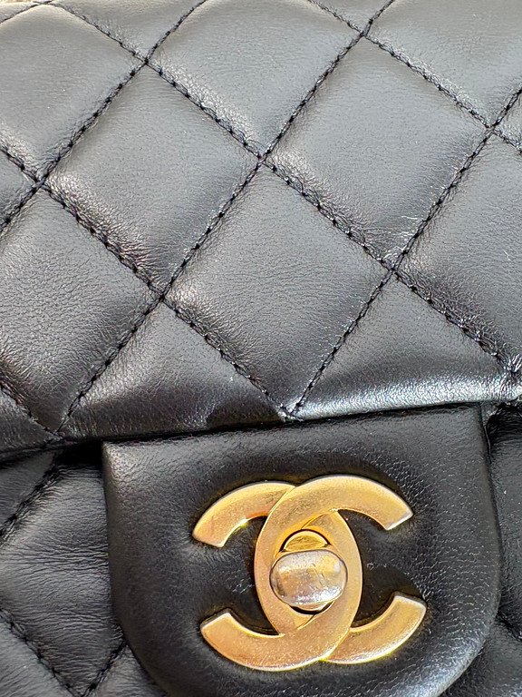 CHANEL Black Lambskin Classic Flap Mini GHW - Image 8