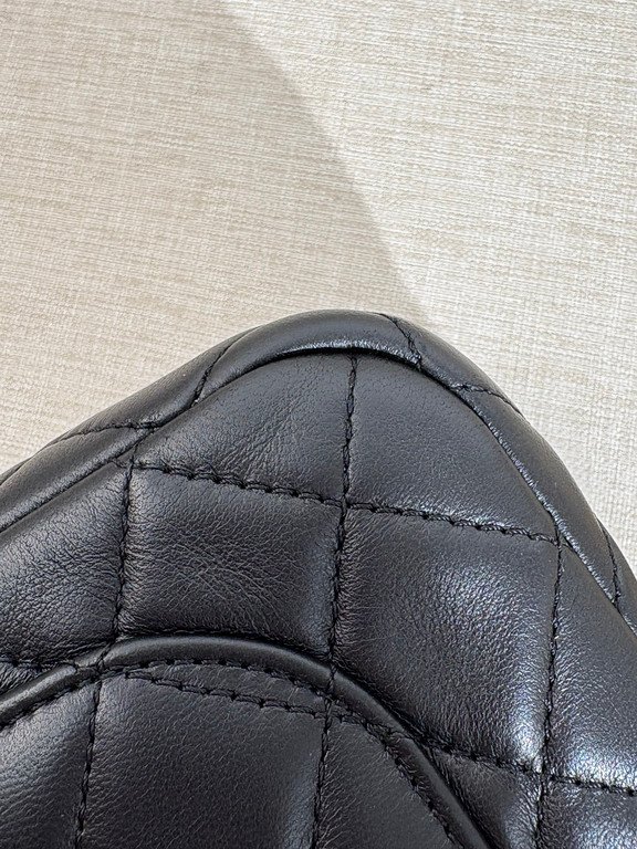 CHANEL Black Lambskin Classic Flap Mini GHW - Image 10
