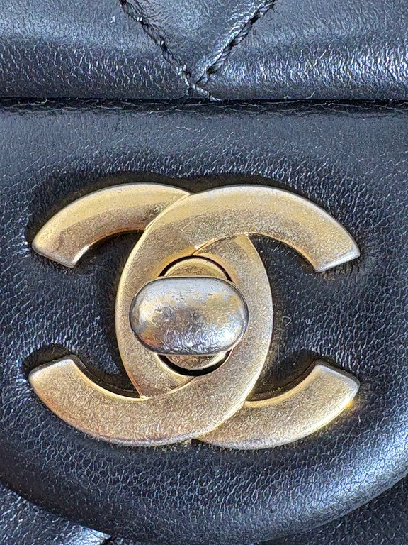 CHANEL Black Lambskin Classic Flap Mini GHW - Image 18