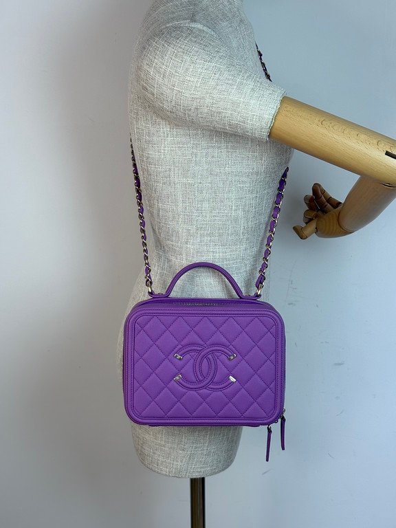 CHANEL Purple Caviar Filigree Vanity Case Medium GHW - Image 14