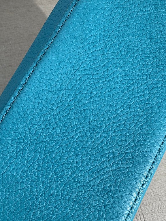 LOUIS VUITTON Turquoise Blue Taurillon Leather Capucines BB SHW - Image 9