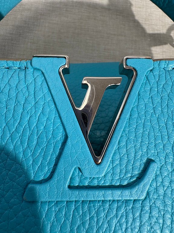 LOUIS VUITTON Turquoise Blue Taurillon Leather Capucines BB SHW - Image 12
