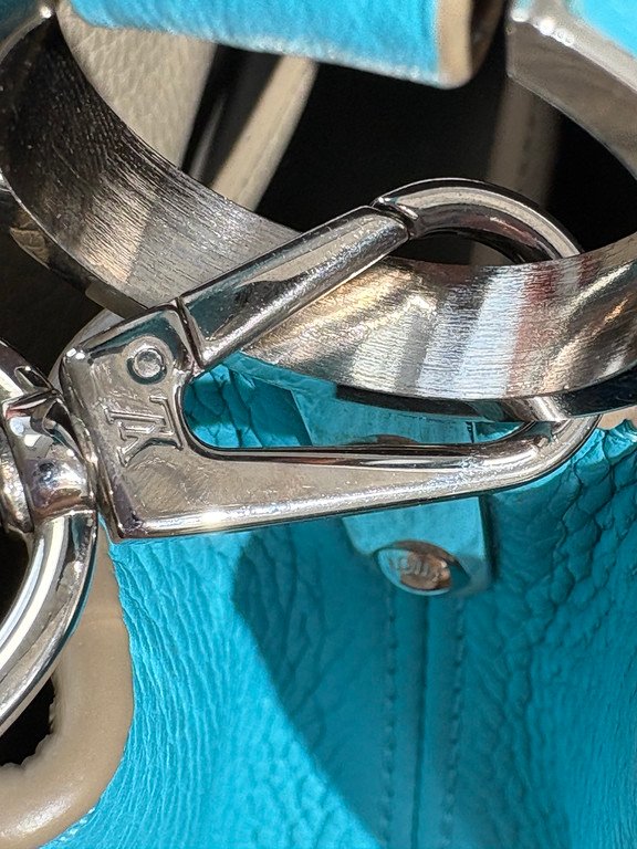 LOUIS VUITTON Turquoise Blue Taurillon Leather Capucines BB SHW - Image 20