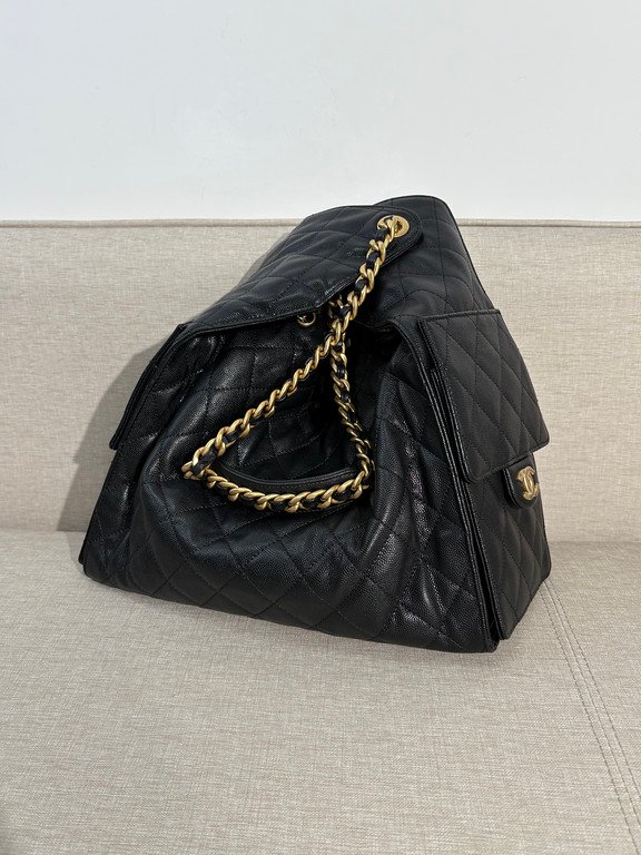 CHANEL Black Caviar Drawstring Bucket Bag Medium GHW - Image 17