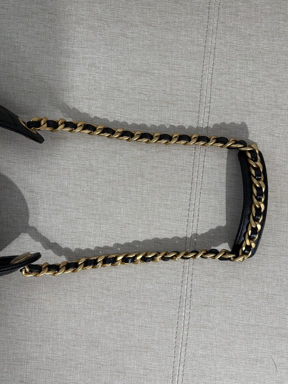 CHANEL Black Caviar Drawstring Bucket Bag Medium GHW - Image 6