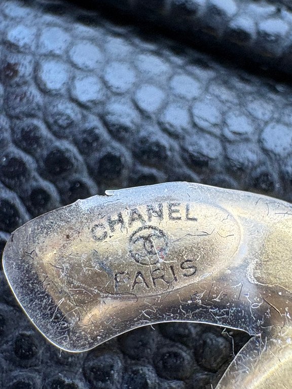 CHANEL Black Caviar Drawstring Bucket Bag Medium GHW - Image 23