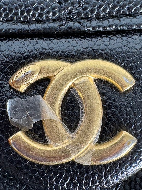 CHANEL Black Caviar Drawstring Bucket Bag Medium GHW - Image 25