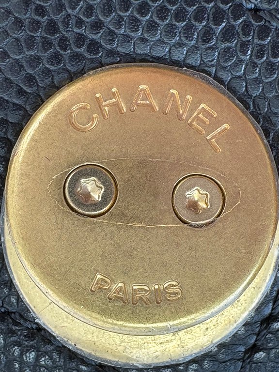 CHANEL Black Caviar Drawstring Bucket Bag Medium GHW - Image 29
