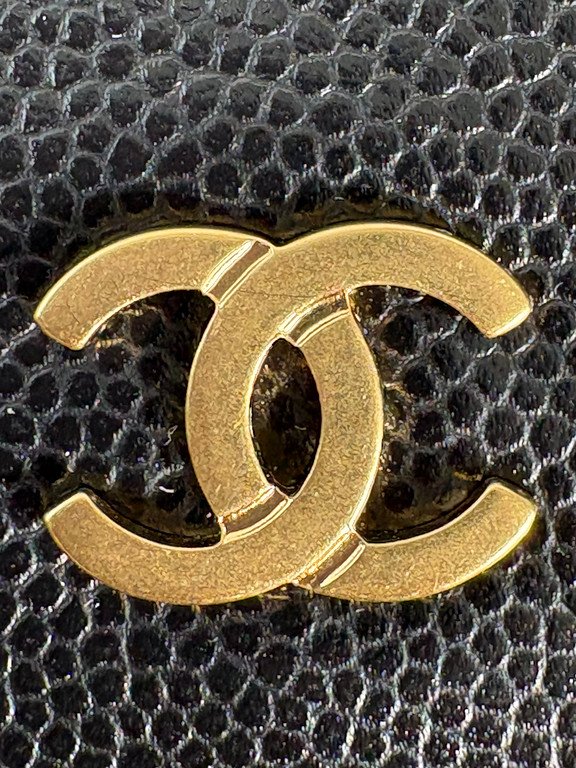 CHANEL Black Caviar Drawstring Bucket Bag Medium GHW - Image 12