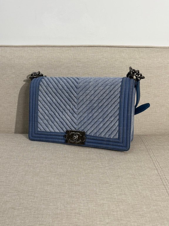 CHANEL Blue Denim Boy Bag Medium RHW - Image 17