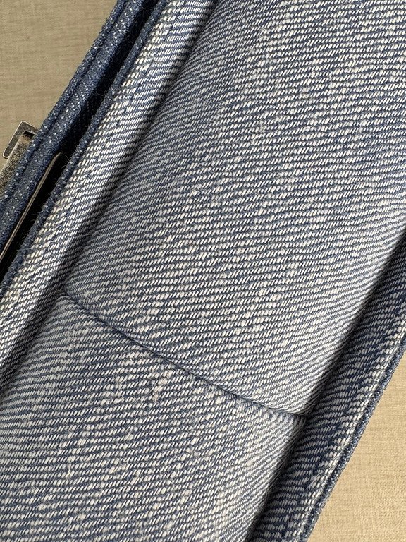 CHANEL Blue Denim Boy Bag Medium RHW - Image 8
