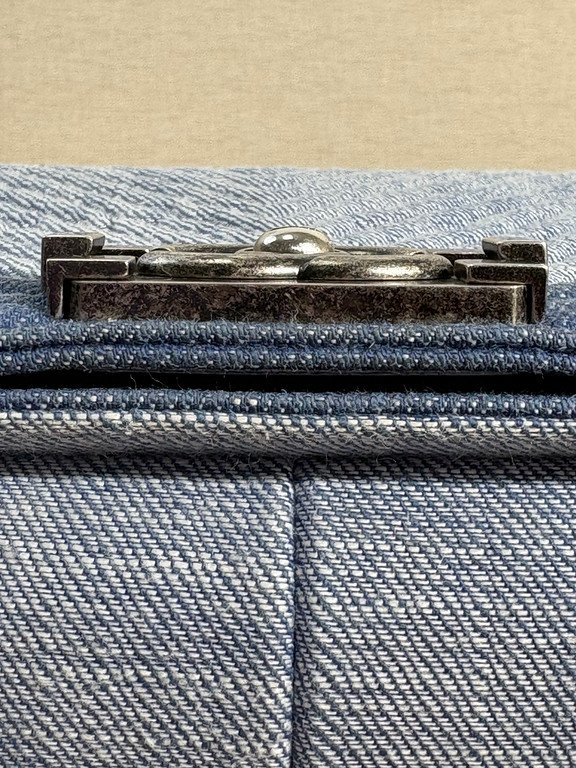 CHANEL Blue Denim Boy Bag Medium RHW - Image 25