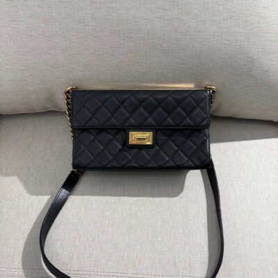 CHANEL Black Caviar 2.55 Reissue Flap Medium GHW
