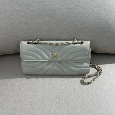 CHANEL Off-White Lambskin Flap Bag Medium LGHW