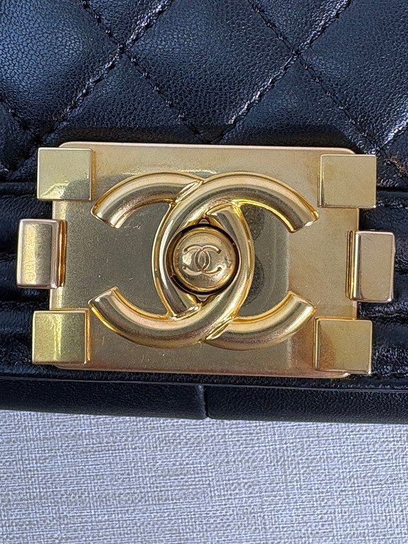 CHANEL Black Lambskin Boy Bag Old Medium GHW - Image 18