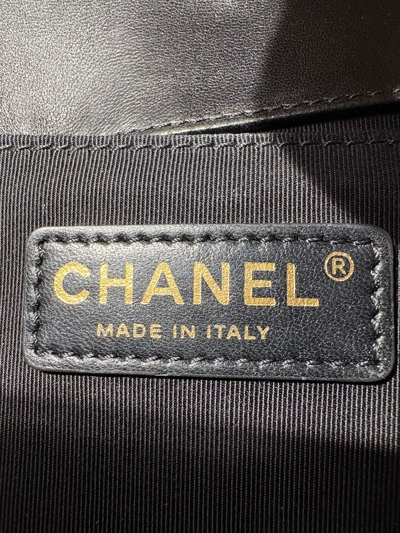 CHANEL Black Lambskin Boy Bag Old Medium GHW - Image 30