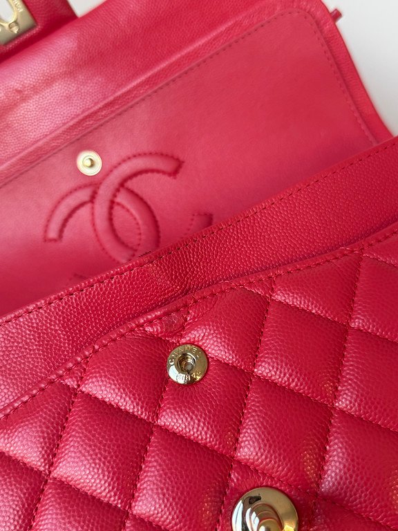 CHANEL Red Caviar Classic Flap Medium GHW - Image 17