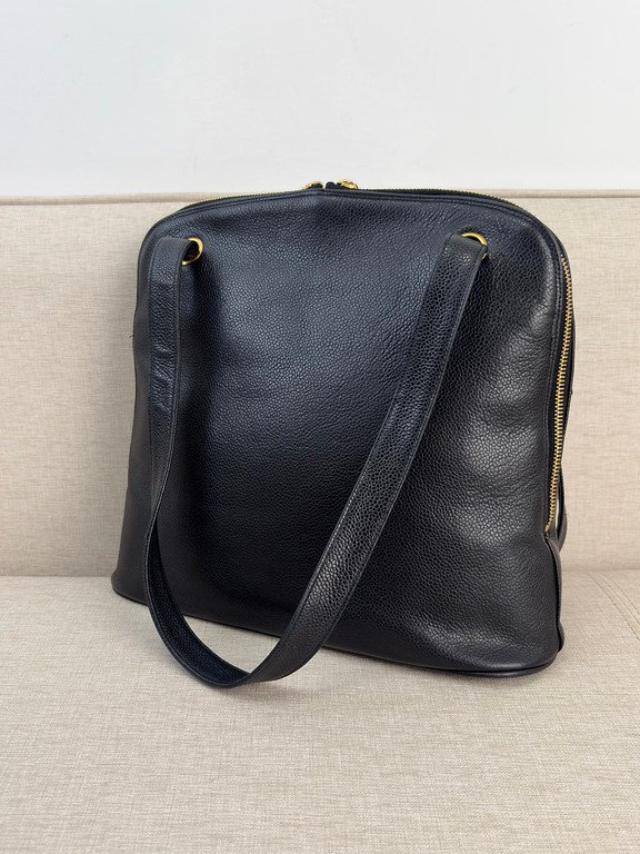 CHANEL Black Caviar CC Logo Tote Medium GHW - Image 18