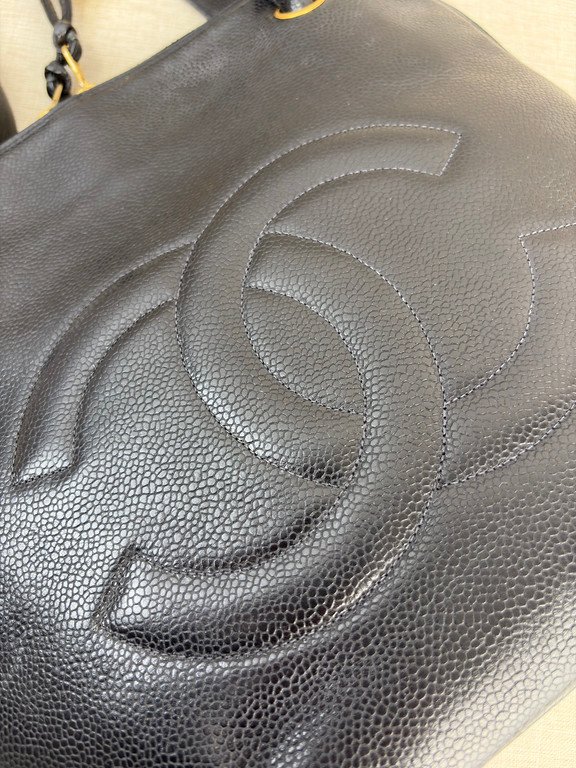 CHANEL Black Caviar CC Logo Tote Medium GHW - Image 9