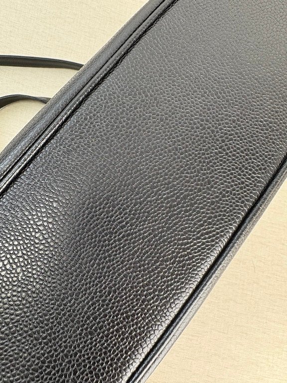 CHANEL Black Caviar CC Logo Tote Medium GHW - Image 10
