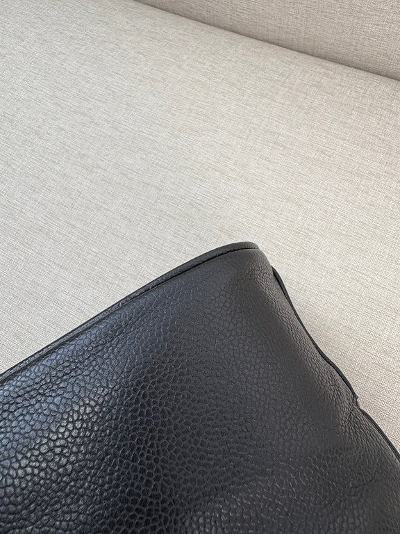 CHANEL Black Caviar CC Logo Tote Medium GHW - Image 11