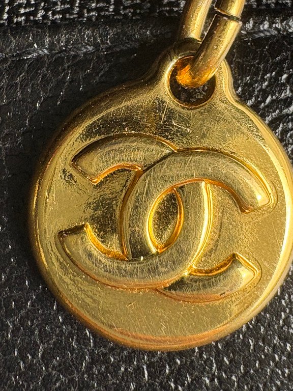 CHANEL Black Caviar CC Logo Tote Medium GHW - Image 16