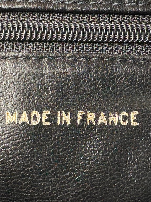 CHANEL Black Caviar CC Logo Tote Medium GHW - Image 27