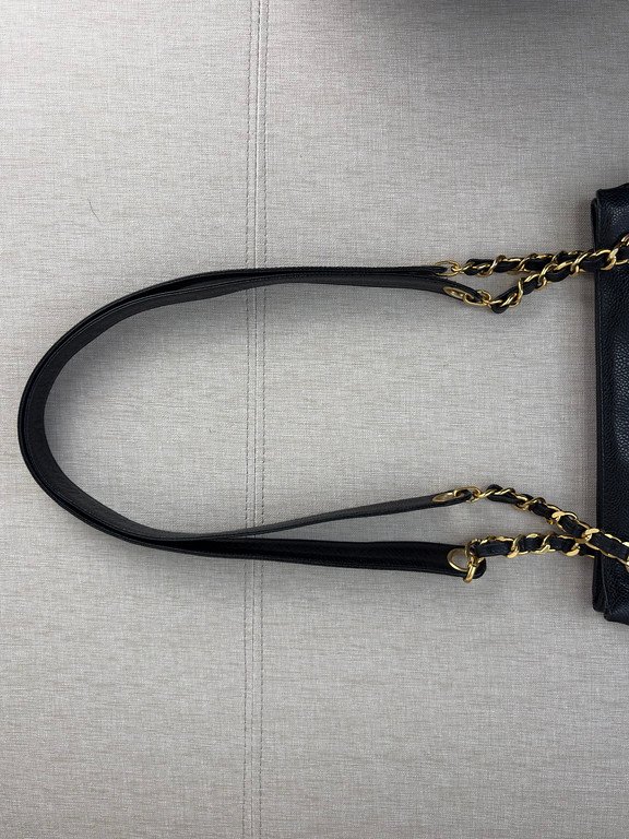 CHANEL Black Caviar CC Tote Medium GHW - Image 8