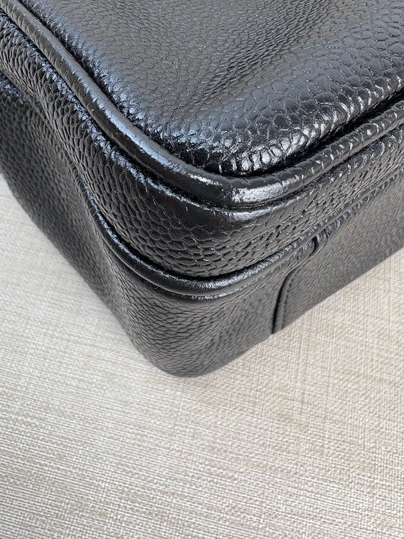 CHANEL Black Caviar CC Tote Medium GHW - Image 9