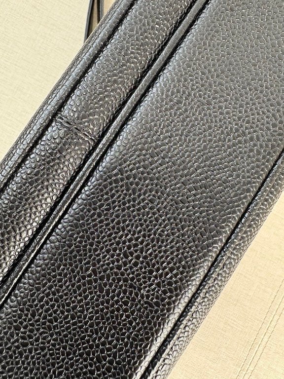 CHANEL Black Caviar CC Tote Medium GHW - Image 11