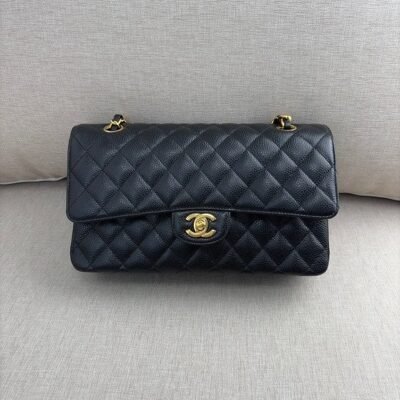 CHANEL Black Caviar Classic Flap Medium GHW