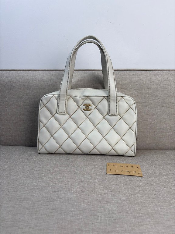 CHANEL White Calfskin Wild Stitch Bowler Medium GHW - Image 23