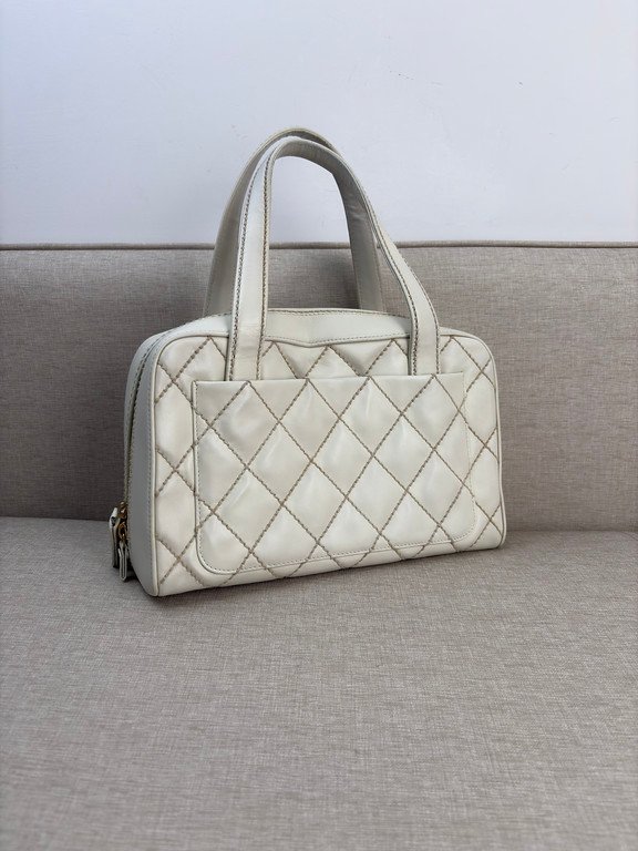 CHANEL White Calfskin Wild Stitch Bowler Medium GHW - Image 5