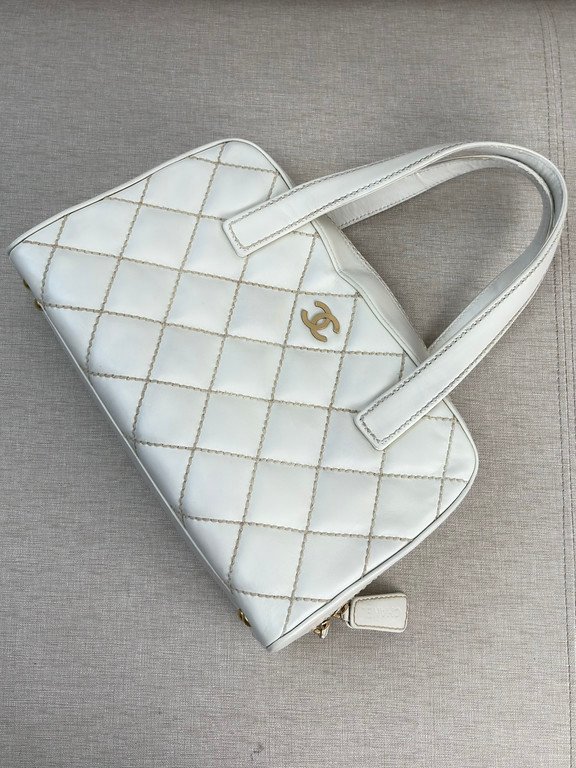 CHANEL White Calfskin Wild Stitch Bowler Medium GHW - Image 9