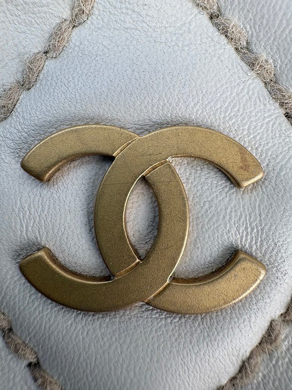 CHANEL White Calfskin Wild Stitch Bowler Medium GHW - Image 15