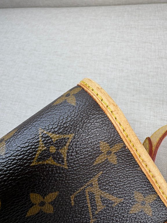 LOUIS VUITTON Brown Monogram Canvas Popincourt Long GHW - Image 8