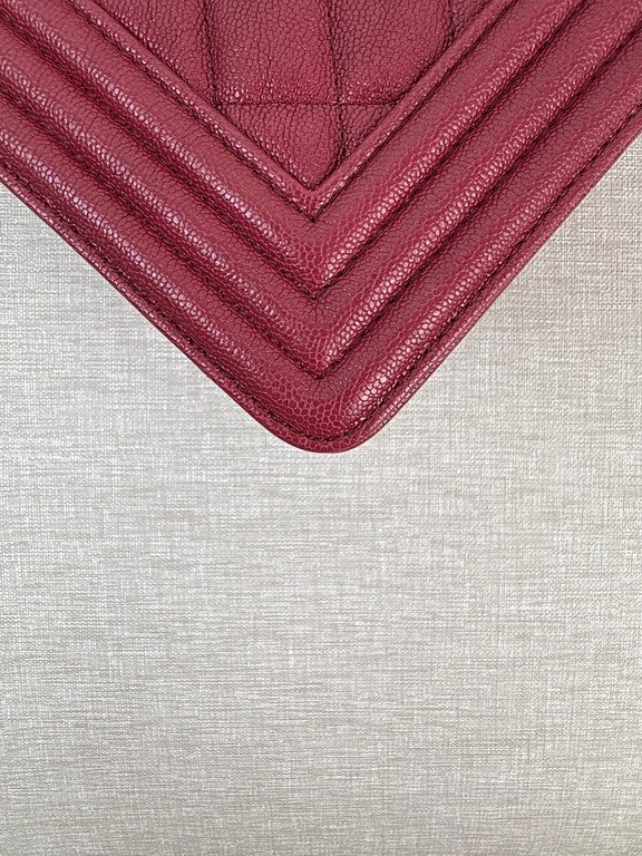 CHANEL Red Caviar Le Boy Flap Bag Old Medium GHW - Image 5