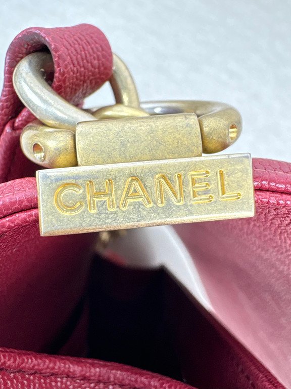 CHANEL Red Caviar Le Boy Flap Bag Old Medium GHW - Image 12