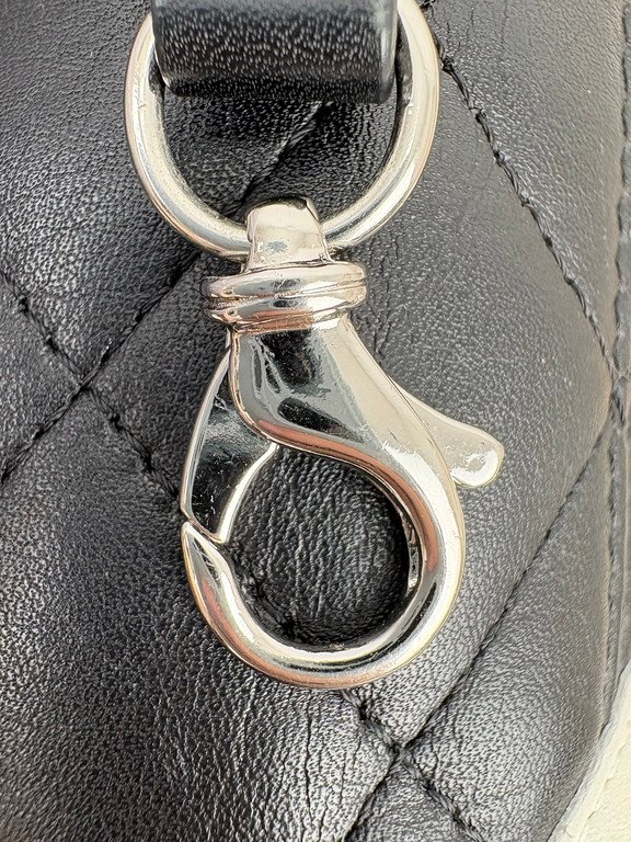 CHANEL Black/White Calfskin Cambon Tote Small SHW - Image 20