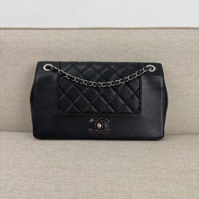 CHANEL Black Lambskin Mademoiselle Vintage Flap Medium SHW