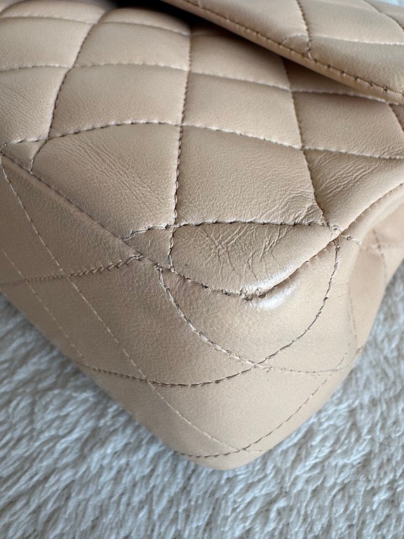 CHANEL Beige Lambskin Classic Double Flap Medium GHW - Image 9